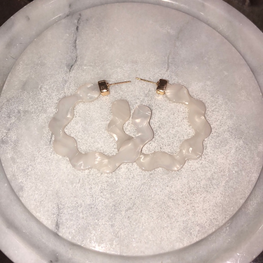 5/$25 White Opal & Gold Scalloped Earrings